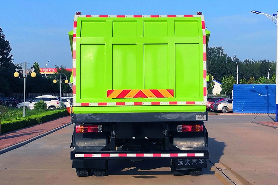 压缩式对接垃圾车 YYD5180ZDJC6（正后）