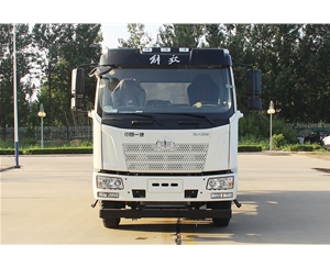 压缩式对接垃圾车 YYD5180ZDJC6（正前）