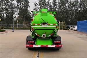 YYD5080GXWDBEV电动吸污车